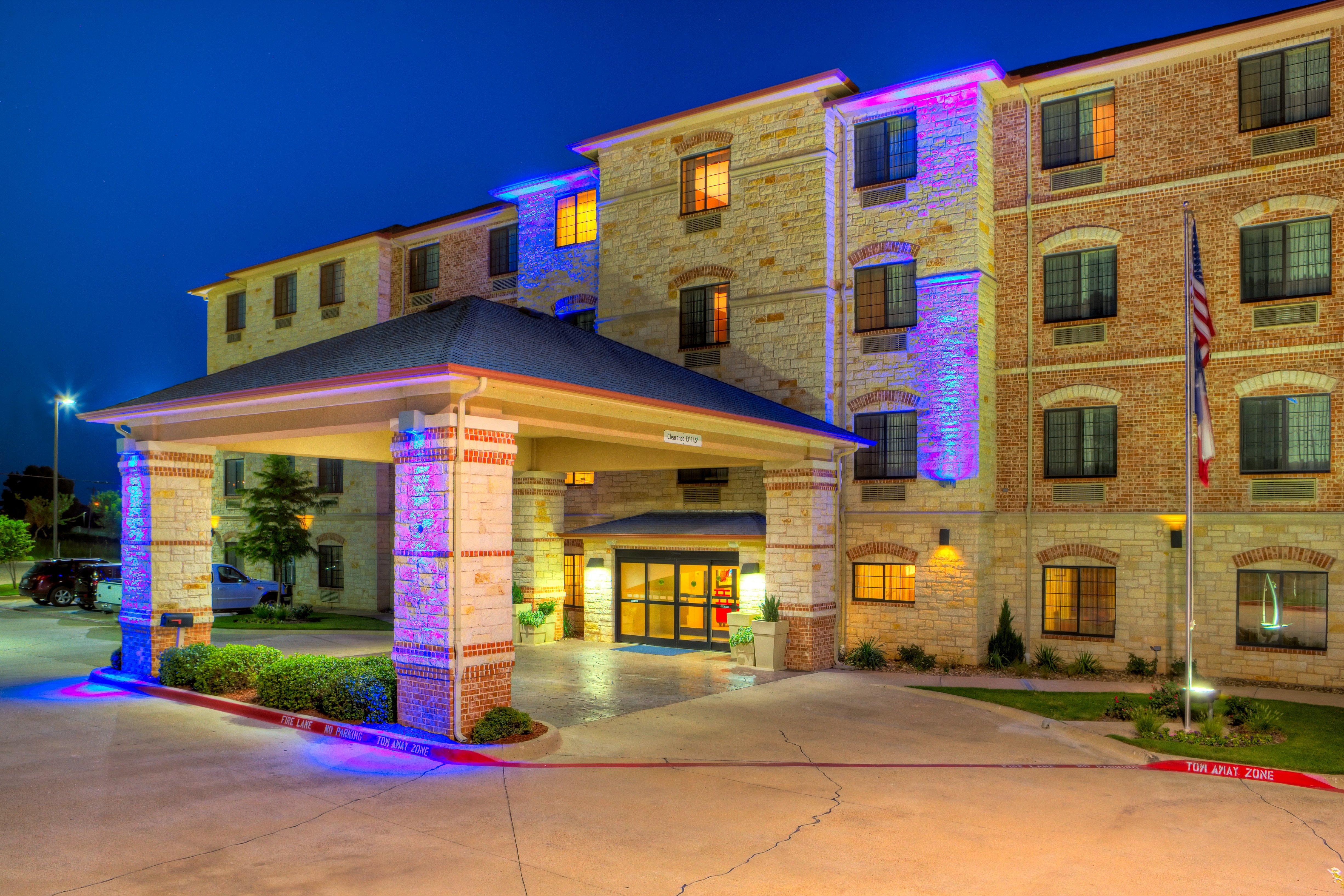 Holiday Inn Express And Suites Granbury By Ihg מראה חיצוני תמונה